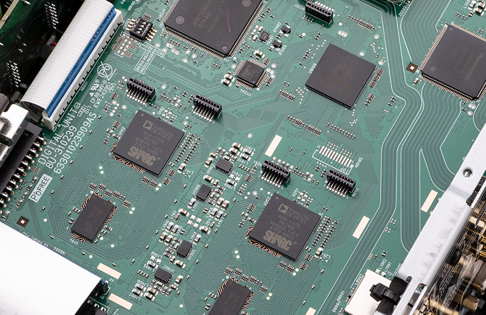 AVC-X6700H trang bị bộ xử lý gồm 2 cặp SHARC + lõi DSP cho phép giải mã lên đến 13 kênh