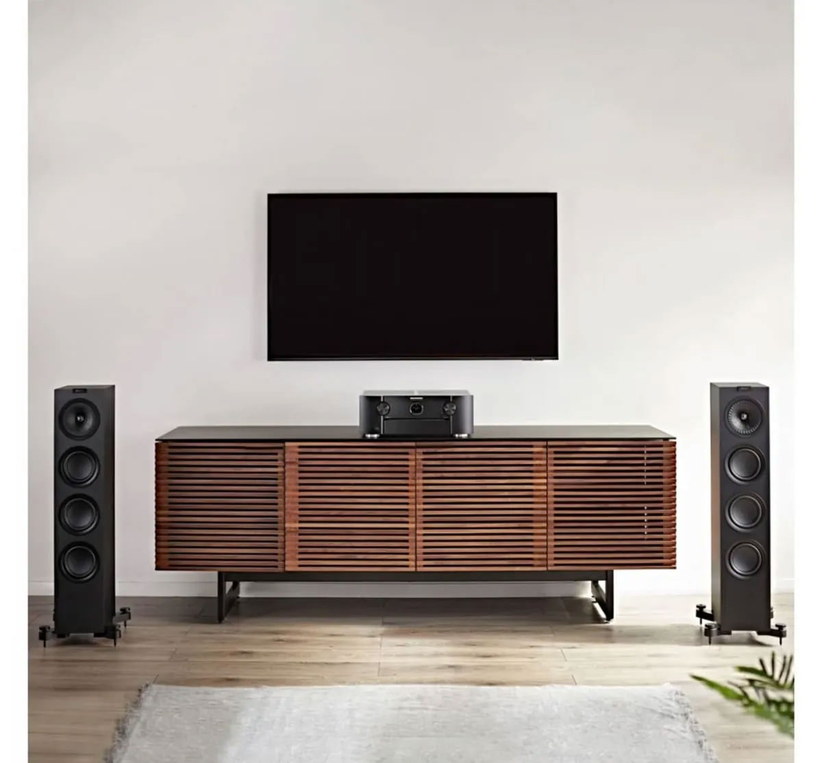 LOA KEF Q550