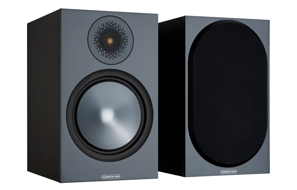Monitor Audio Bronze 100 có thiết kế tủ đủ lớn cho hiệu suất tái tạo âm trầm chi tiết, sống động