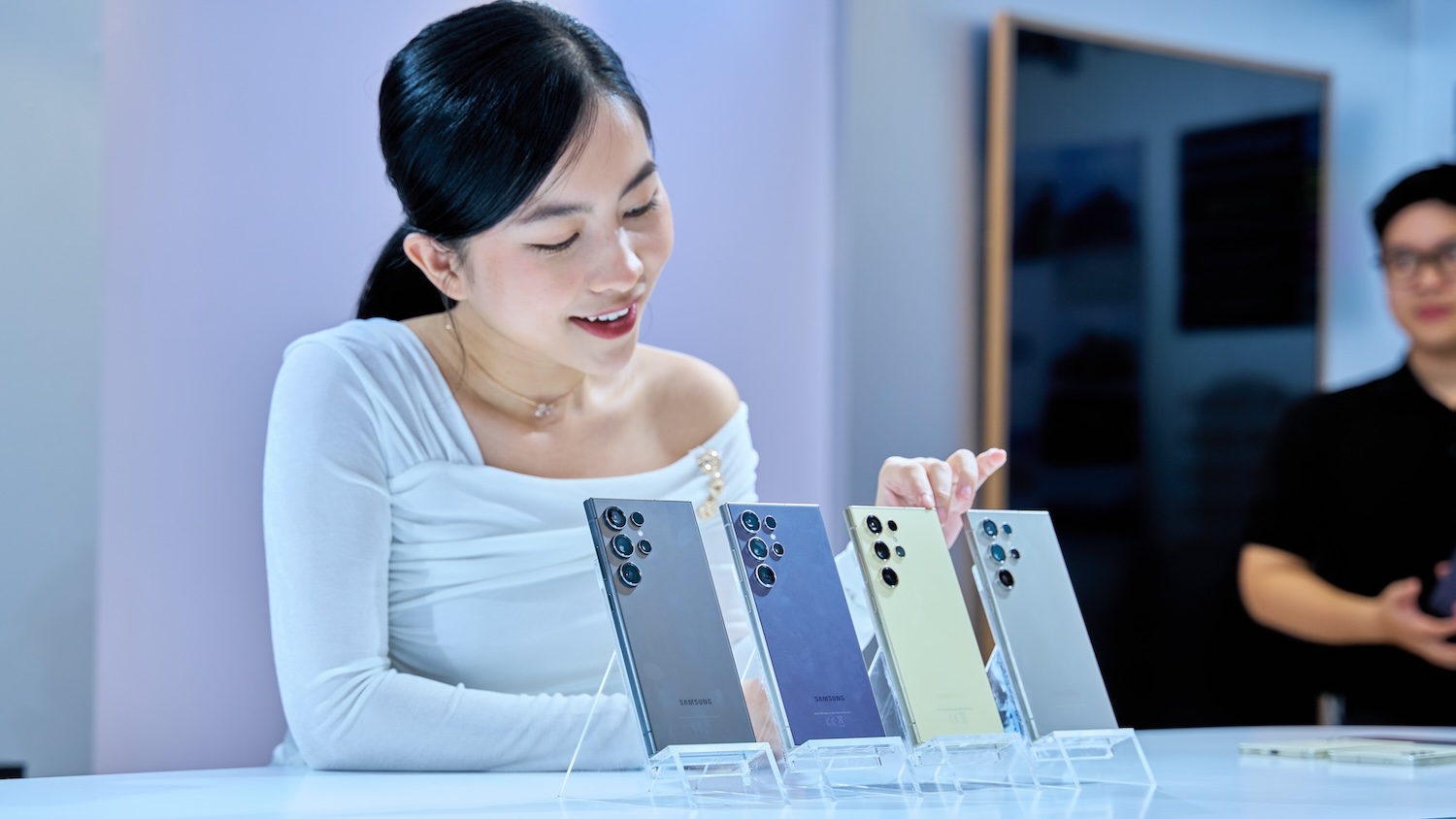 Trên tay nhanh bộ sản phẩm Samsung Galaxy S24 Series: Galaxy AI quá ấn tượng khiến thiết kế bị lu mờ