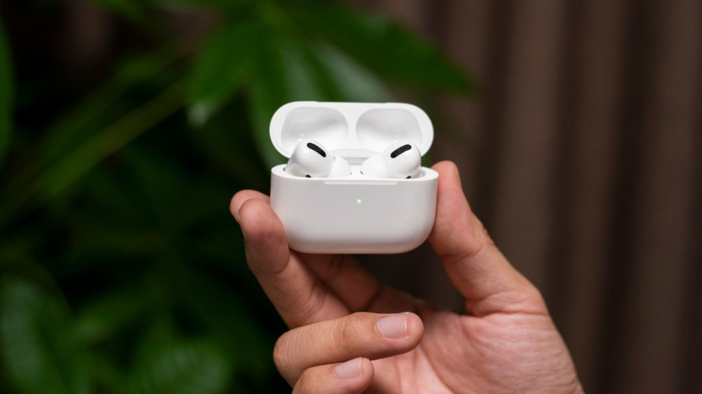 Tại sao tính năng trợ thính của tai nghe Apple AirPods lại là một bước ngoặt