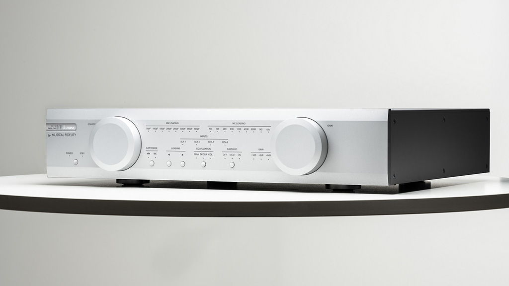 Musical Fidelity tạo nên chuẩn mực mới với bộ tiền khuếch đại phono hàng đầu M8x Vinyl