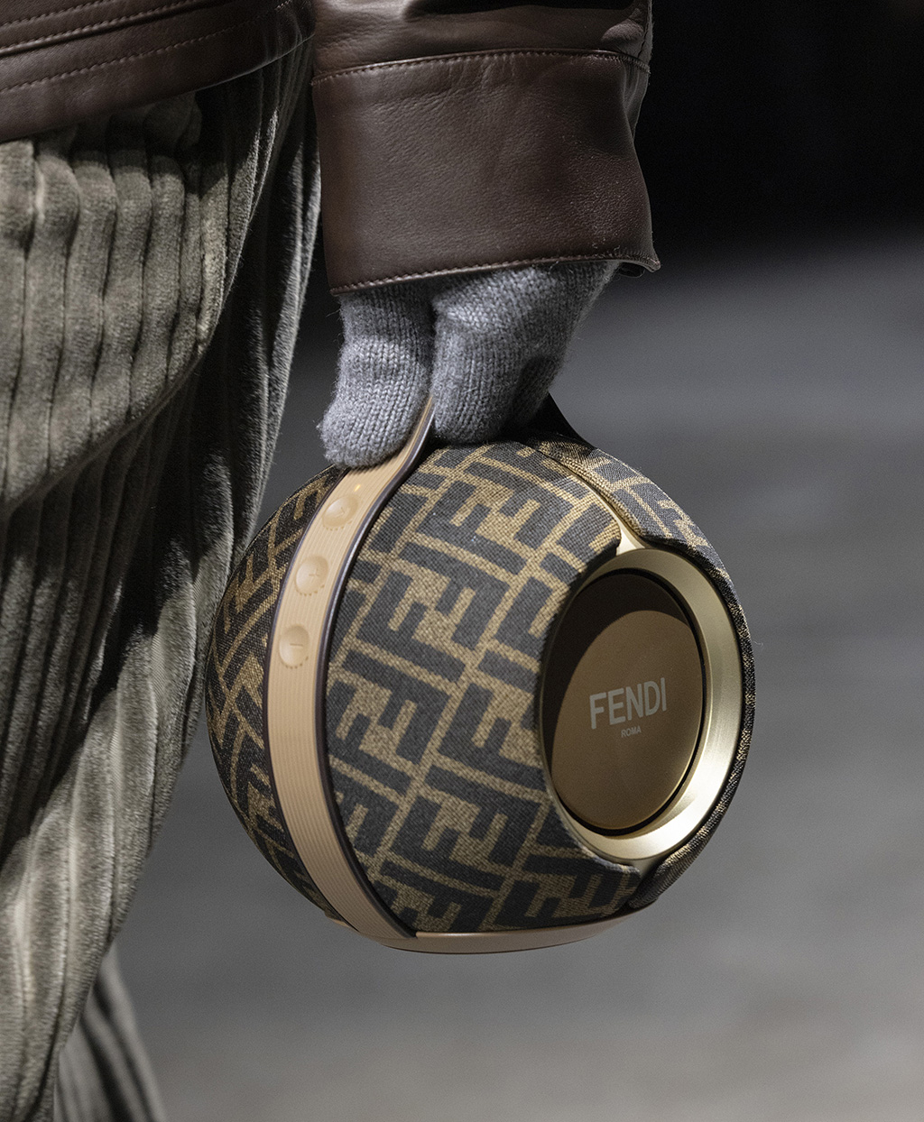 FENDI x DEVIALET Mania: Loa di động xách tay nâng tầm trải nghiệm âm thanh với sự giao thoa giữa thời trang và công nghệ