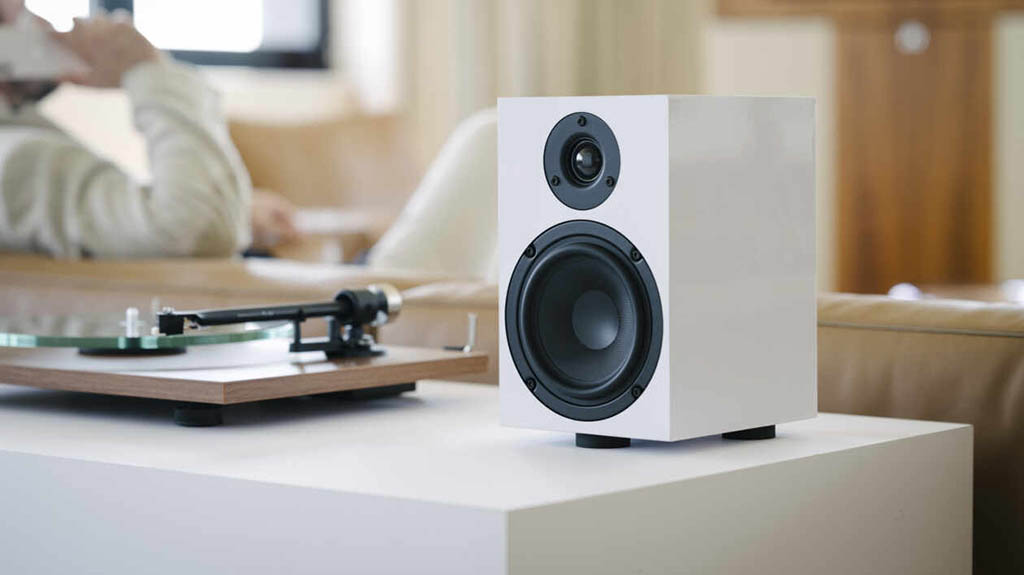 Pro-Ject ra mắt loa kiểm âm 2 đường tiếng nhỏ gọn Speaker Box 5 E