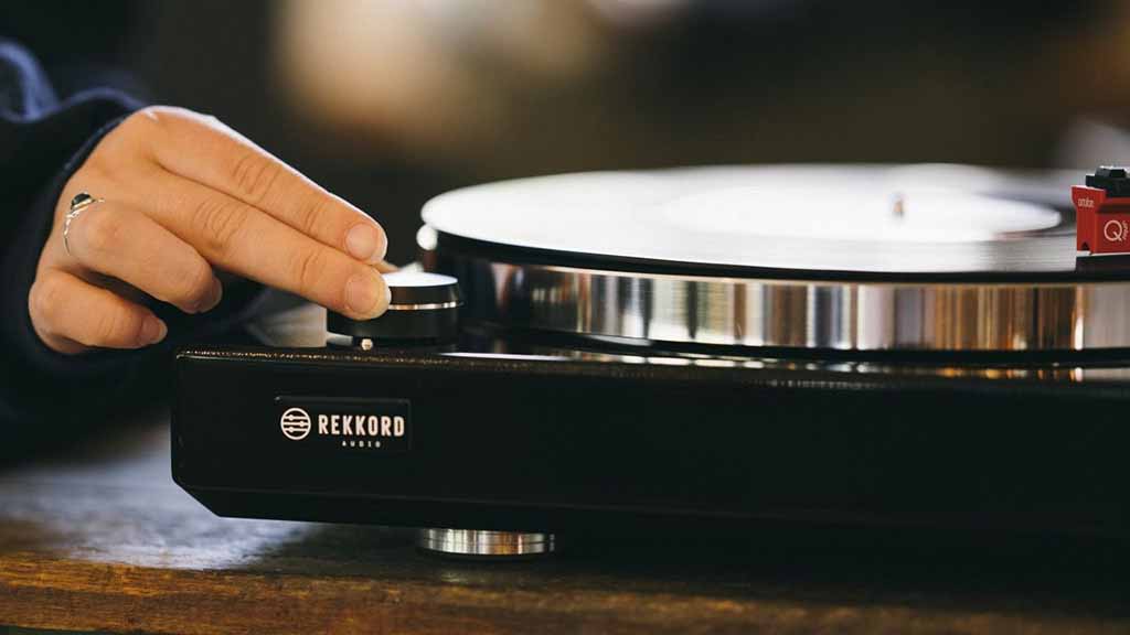 Rekkord Audio M500: Mâm đĩa than dành cho người đam mê vinyl