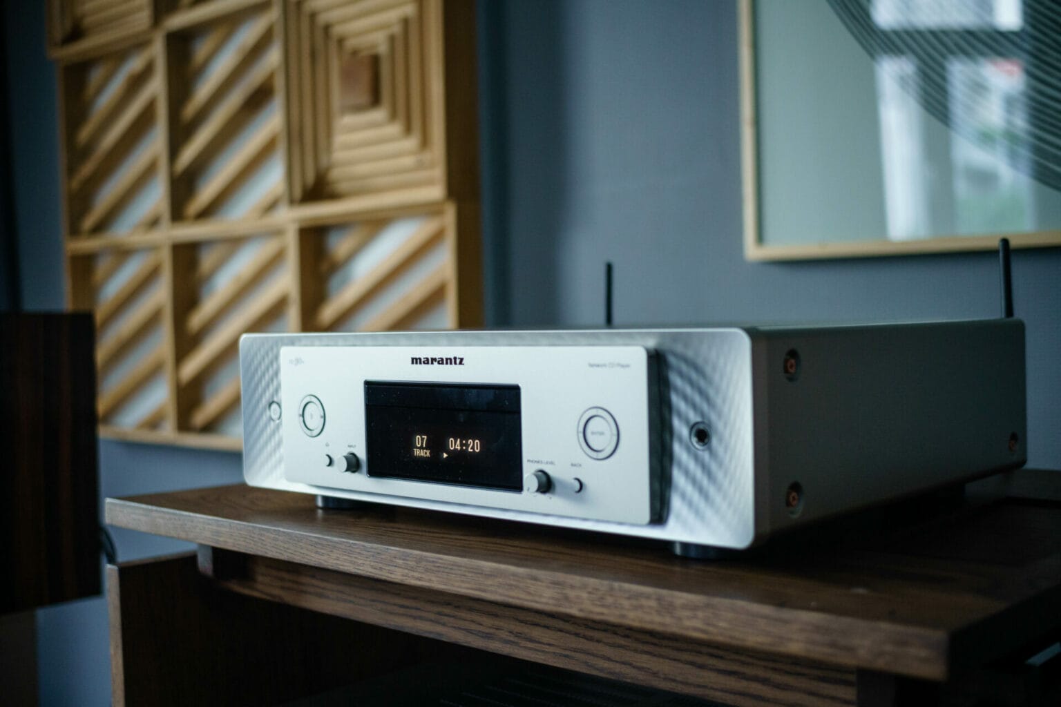 Tìm hiểu về Marantz CD 50N