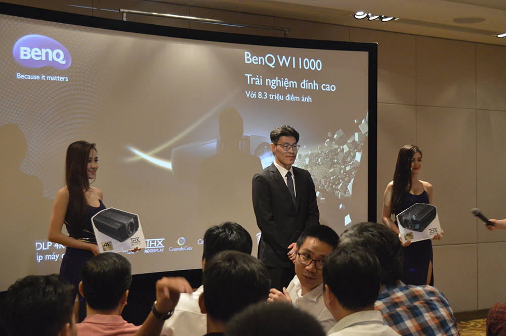 Benq ra mắt máy chiếu BenQ W11000